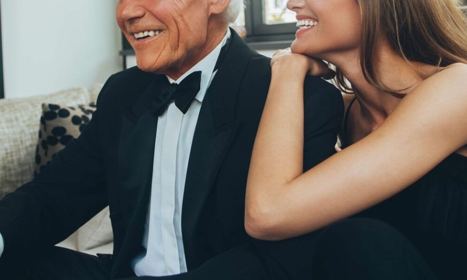 Dating Sexy White Mature Women on MixerDates