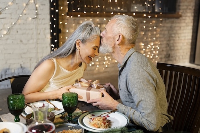 Mature Singles: Your Guide to Love Without the Drama