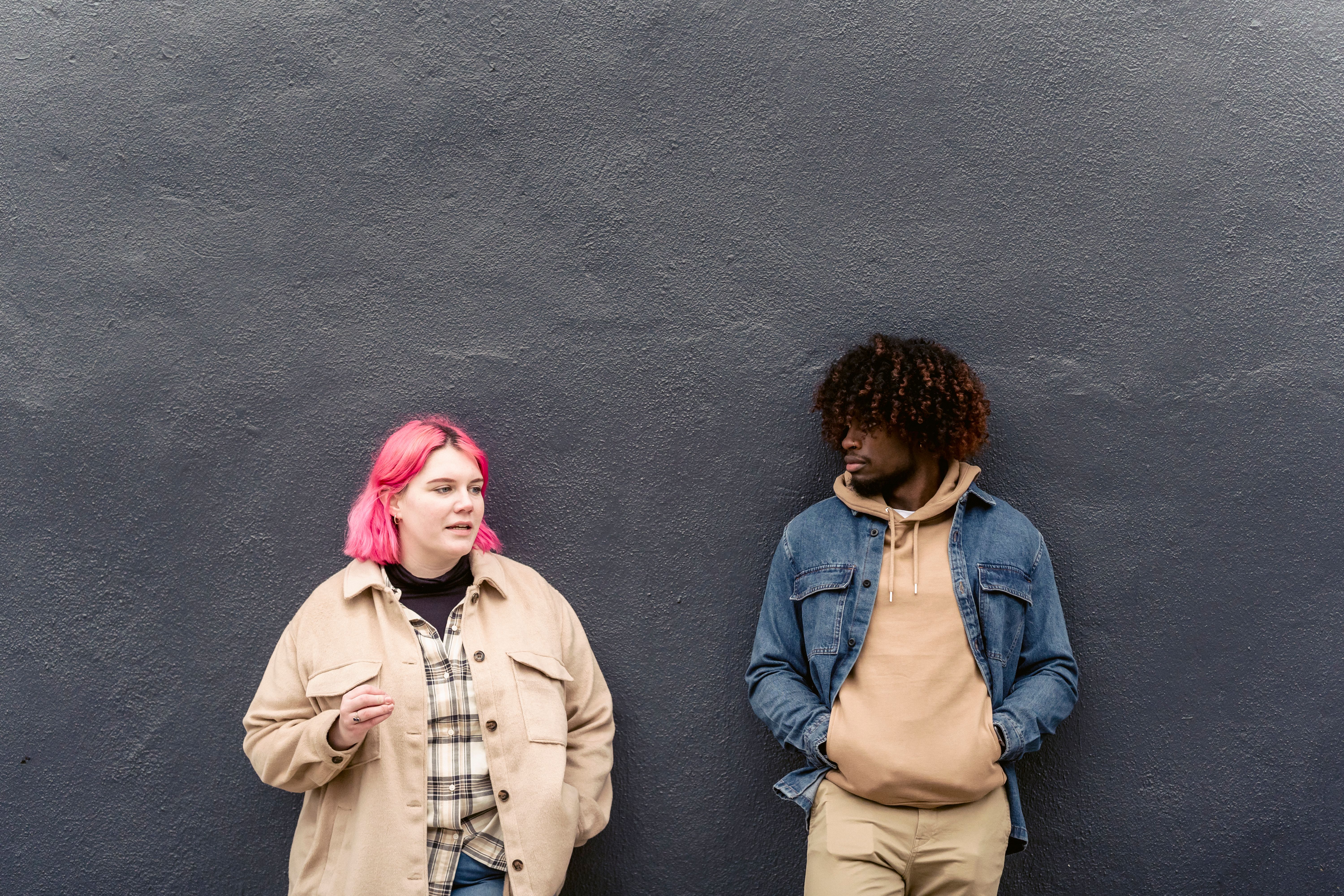 Red Flags on a First Date: 13 Signs to Walk Away (Backed by 2026 Dating Data)