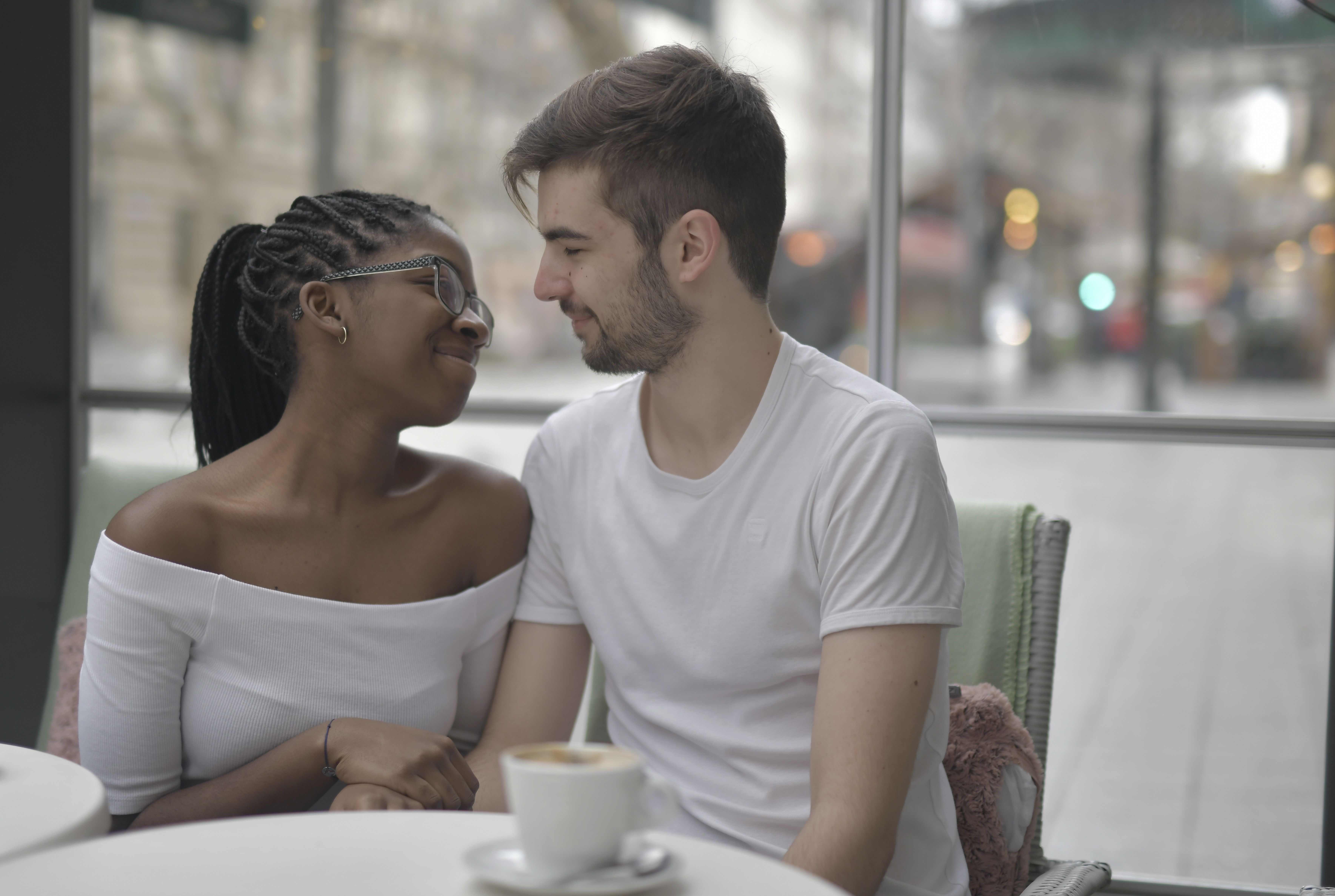 Best Interracial Dating Apps: Expert Reviews & Feature Comparison