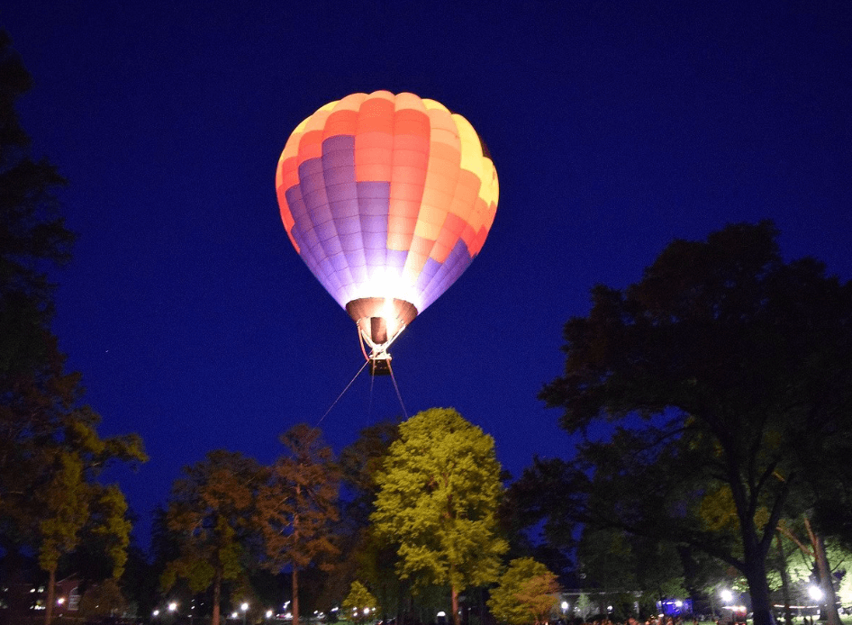 Hot air balloon ride with Rohr Balloons