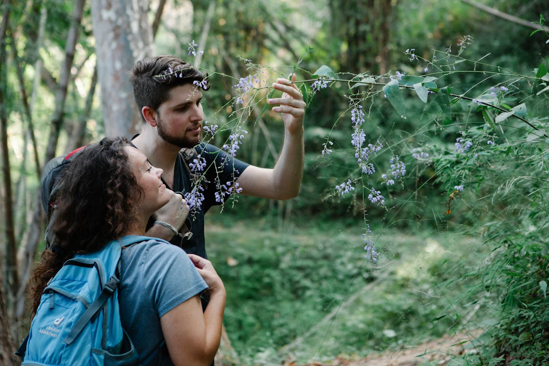 {{https://mixerdates.com/?ch=mixerblog}}couple hiking date ideas