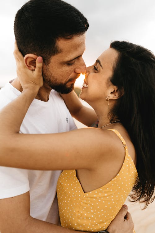 {{https://mixerdates.com/?ch=mixerblog}}Couple enjoying salsa dance at a Latin cultural event