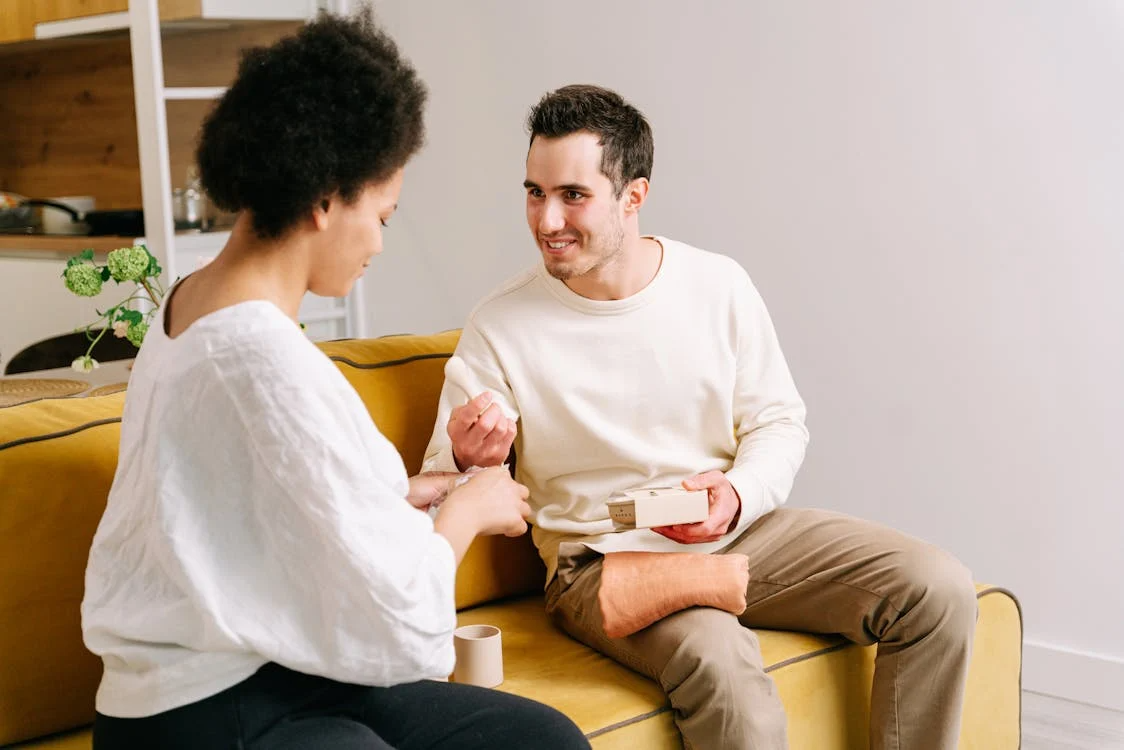 {{https://mixerdates.com/?ch=mixerblog}}interracial couple on a date