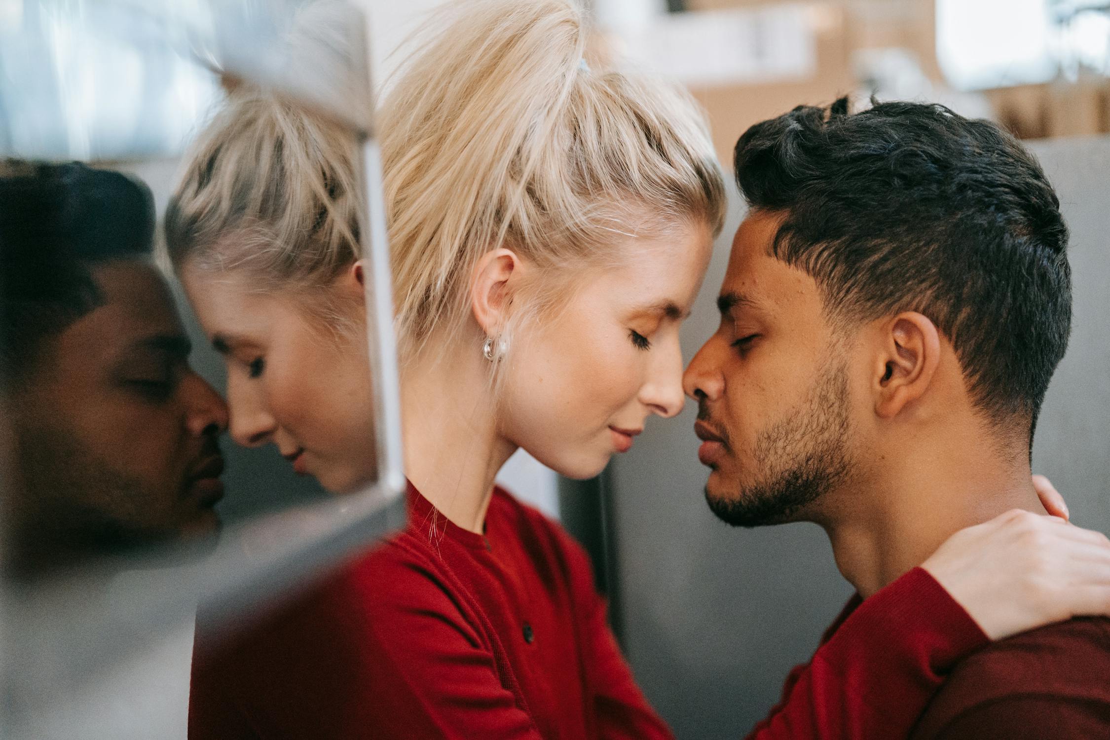 {{https://mixerdates.com/?ch=mixerblog}}white women black men interracial dating